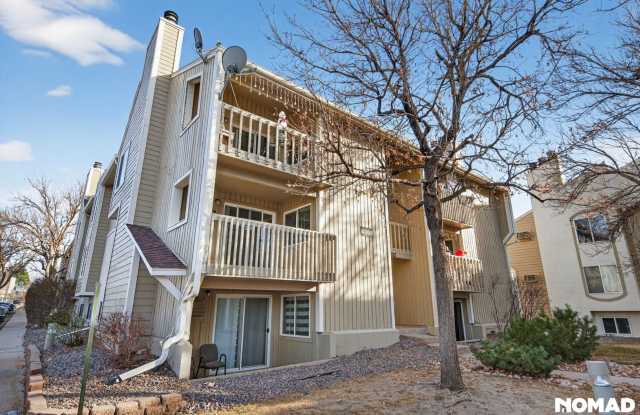 Charming 2BR Condo in Aurora