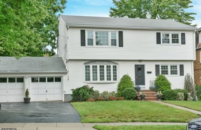 42 WALNUT ST - 42 Walnut Street, Essex County, NJ 07042