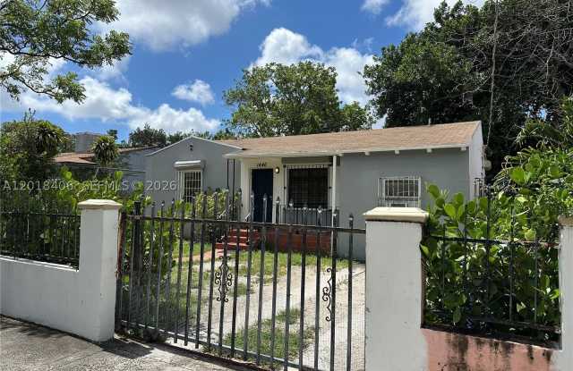 1446 NW 27th St