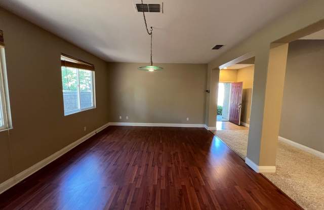 Highly Saught After Stonelake 4 Bedroom with Gorgeous Master Suite!