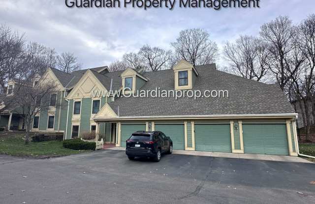 Plymouth Town Home, 1 Car Garage, Dishwasher, In Unit Laundry, Patio