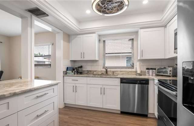 ***WATERFRONT-*GULF ACCESS* BEAUTIFULLY DECORATED CONDO WITH WATER VIEWS***NEWLY REMODEL***