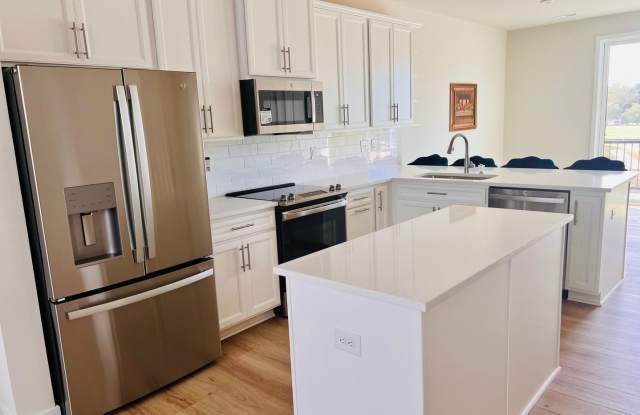 Charming 3BR Townhome in Charlotte