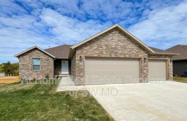 207 W Canterbury Ln - 207 West Canterbury Lane, Willard, MO 65781