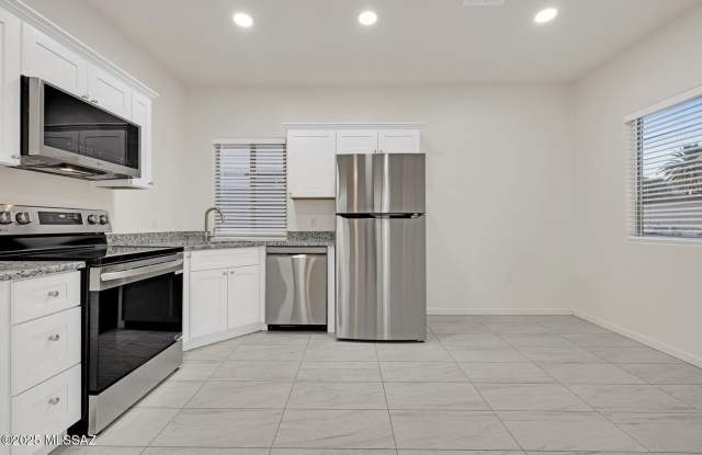 5829 N Escondido Lane