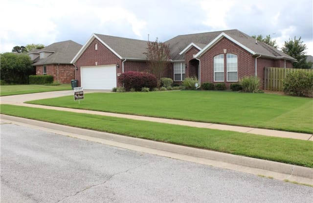 3219  W Thornbrook  ST - 3219 W Thornebrook St, Fayetteville, AR 72704