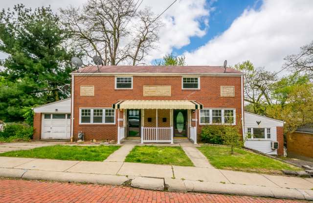 AVAILABLE SEPT 1ST! UPDATED 2-bedroom townhouse in Overbrook!