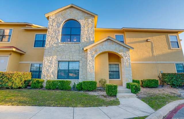 GREAT LOCATION NEAR MEDICAL  USAA | 3 BEDS | 3.5 BATHS