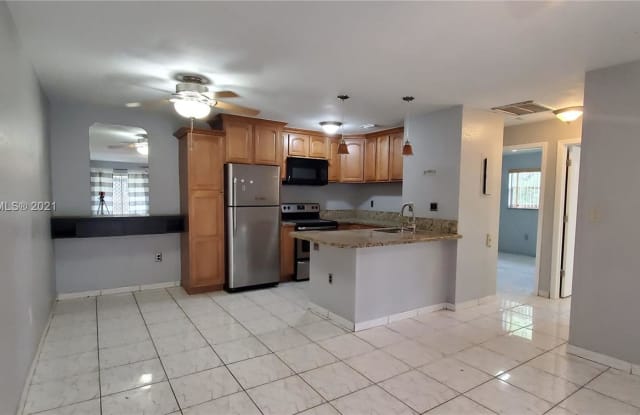 15619 SW 73rd Cir Ter - 15619 Southwest 73rd Circle Terrace, Kendall West, FL 33193