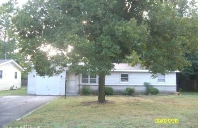 620 S Belcrest Ave - 620 South Belcrest Avenue, Springfield, MO 65802