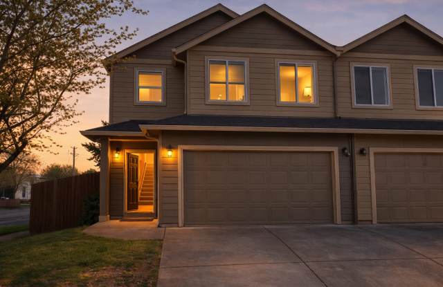 Spacious Townhouse for Lease in Vancouver - 4825 NE 124th Ct