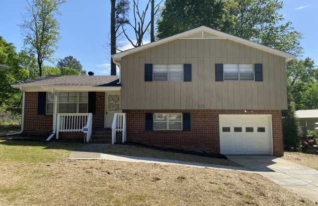 521 Rosewell Ln