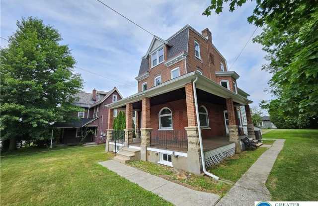 1977 S 5th Street