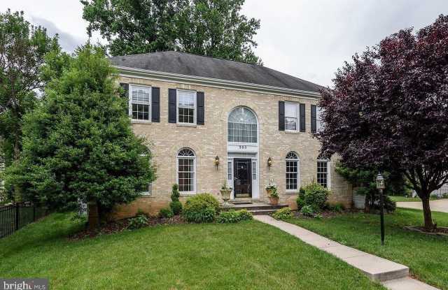 305 FLANNERY LANE