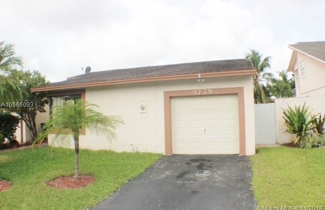 9778 SW 147th Pl - 9778 Southwest 147th Place, The Hammocks, FL 33196