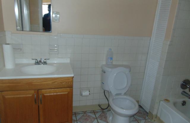 2985 YORKSHIP Square unit: 2B