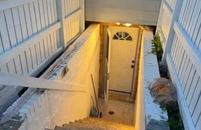1104 EASTBOURNE Place