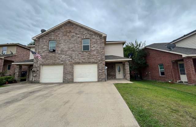 Spacious 2-Story Duplex With Private Fenced Yard