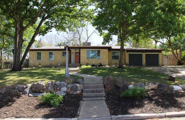 2-BEDROOM IN TERRELL HILLS