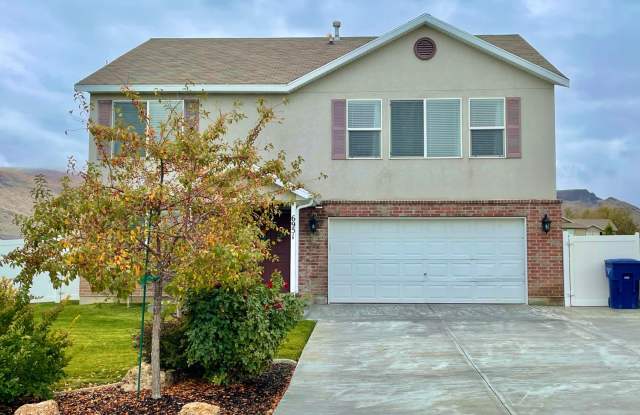 Beautiful 2 Story Herriman Home on Corner Lot! - 6951 McCuiston Avenue, Herriman, UT 84096