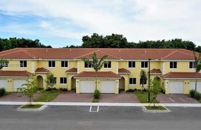 Photo of 5331 SW 13th Ct