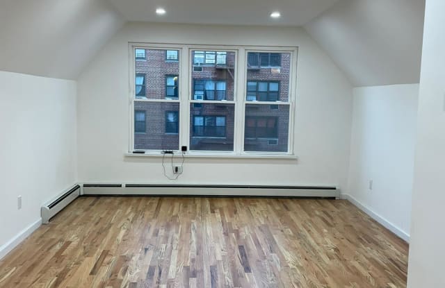 422 East 26th Street - 422 East 26th Street, Brooklyn, NY 11226