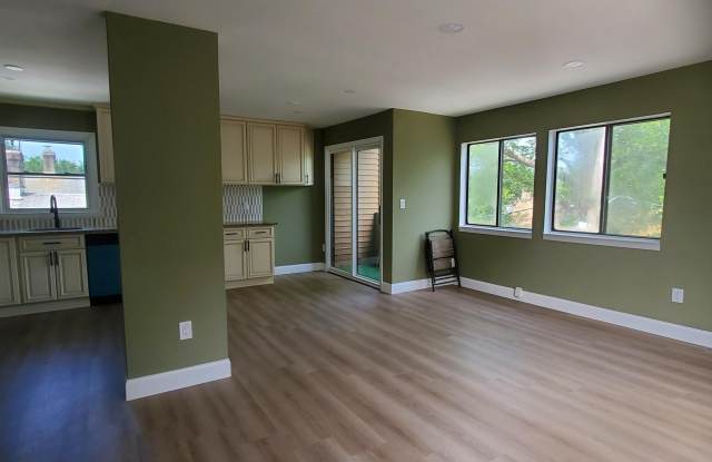 22 LYTLE Street unit: Apt 1