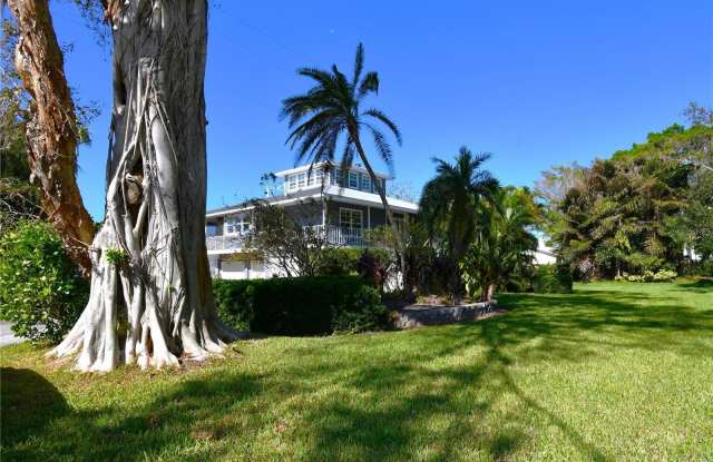 Photo of 7676 WESTMORELAND DRIVE