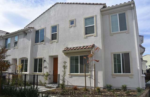 5301 E Commerce Way Unit 53104