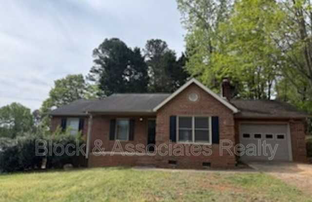 610 Woodland Circle