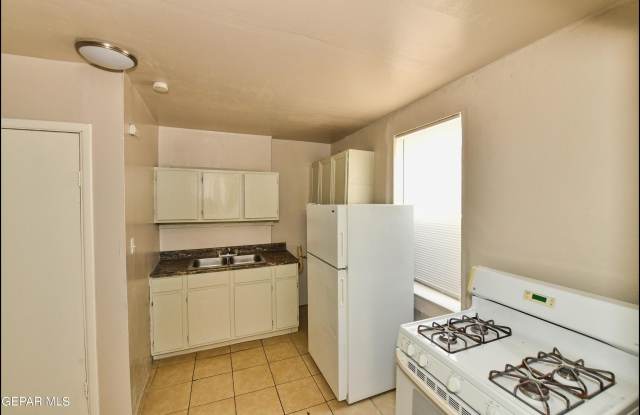 Photo of 912 Park Street unit: Rear