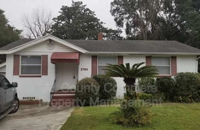 2765 Claremont Circle