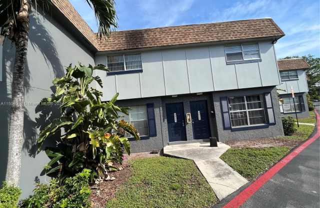 4815 NW 9th Dr - 4815 Northwest 9th Drive, Plantation, FL 33317