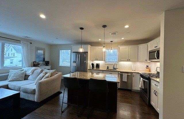 62 Green Street unit: 2