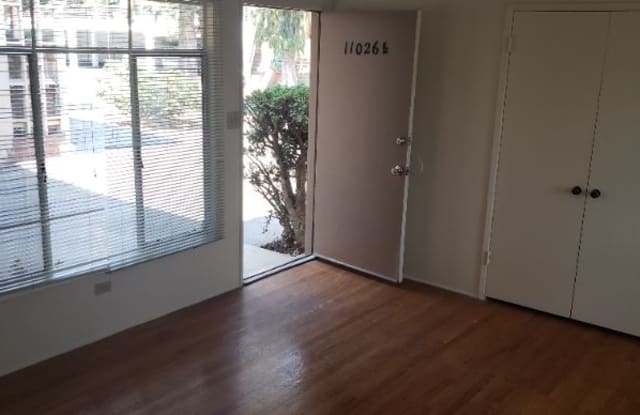 727 Levering Ave - 727 Levering Ave, Los Angeles, CA 90024