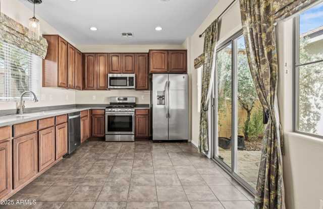 22025 N 103RD Lane unit: 449