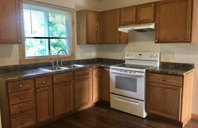 Photo of 4 Bed 2 Bath Duplex