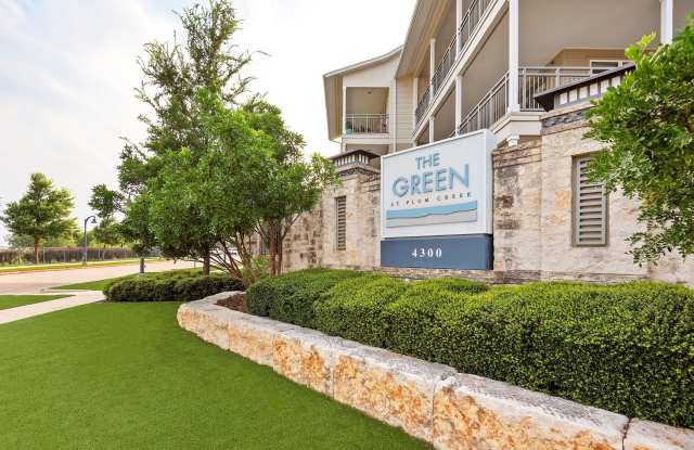 The Green at Plum Creek