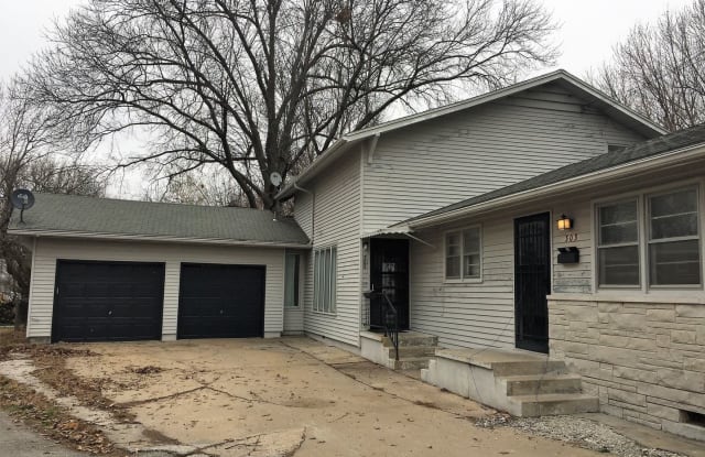 305 W Kingsbury St - 305 West Kingsbury Street, Springfield, MO 65807