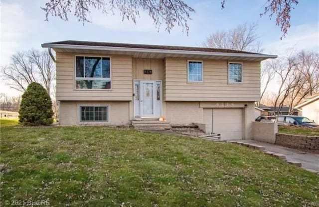 9378 Golden Valley Drive - 9378 Golden Valley Drive, Norwalk, IA 50211