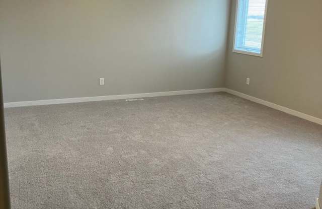 Photo of Golden Valley 3 Bedroom/2.5 Bathroom House