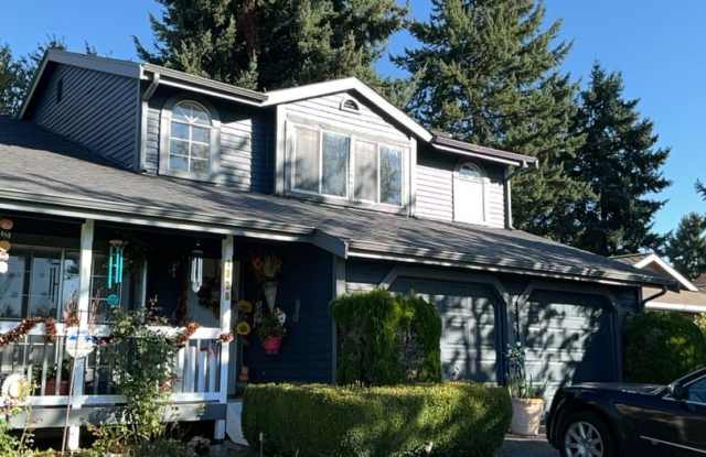 4-Bed, 2 Bath home w/2-car garage in Federal Way, $3,300/mo.