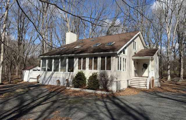 811 Paddock Court