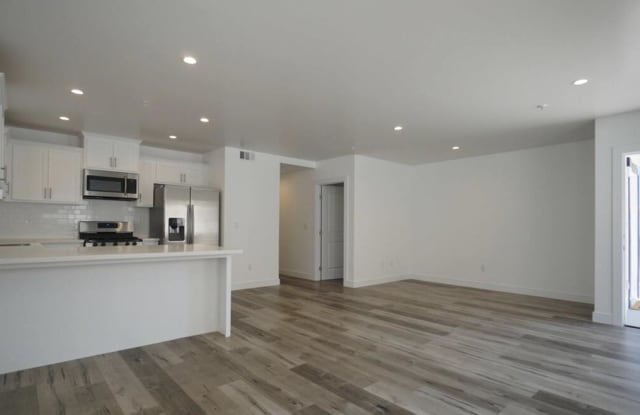 1121 W 39TH PL - 1121 West 39th Place, Los Angeles, CA 90037