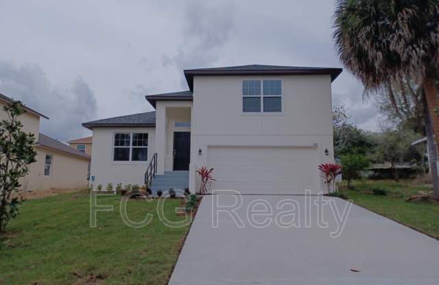 Photo of 302 S 2nd St