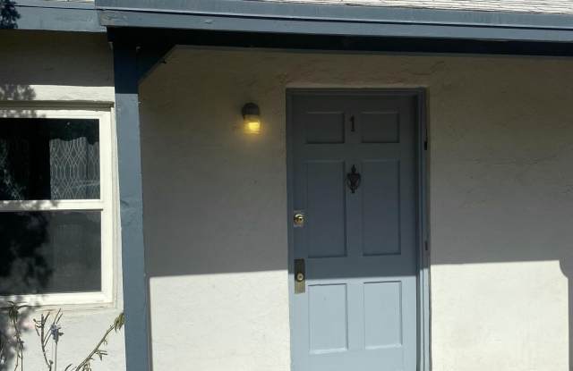 3810 N 9th Place unit: Apt 1