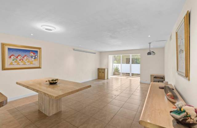 Photo of 300 Northeast 26th Avenue