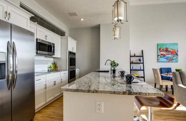 1228 Euclid Ave Unit E11