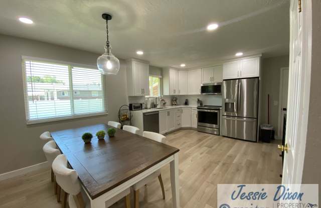 Photo of 873 W 1700 S