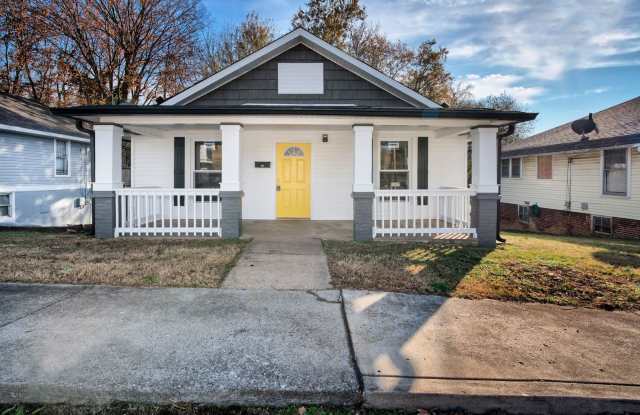 2 Bedroom Home For Rent Near The Old Train Station! - 1012 Coulter Street, Clarksville, TN 37040